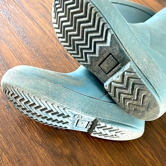 Toddler Zara Rainboots - Picture 2 of 3